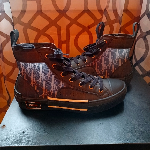 High Top fashion Sneakers - Picture 1 of 2